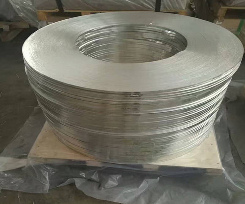 鋁帶具有良好的導電性導熱性以及抗腐蝕性是一種輕質耐用的材料